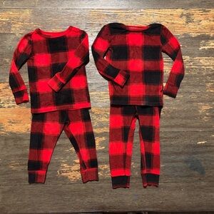 Cat&Jack Red & Black Plaid “Irish Twins” Matching 2T, 3T Set. Exclt Condition.